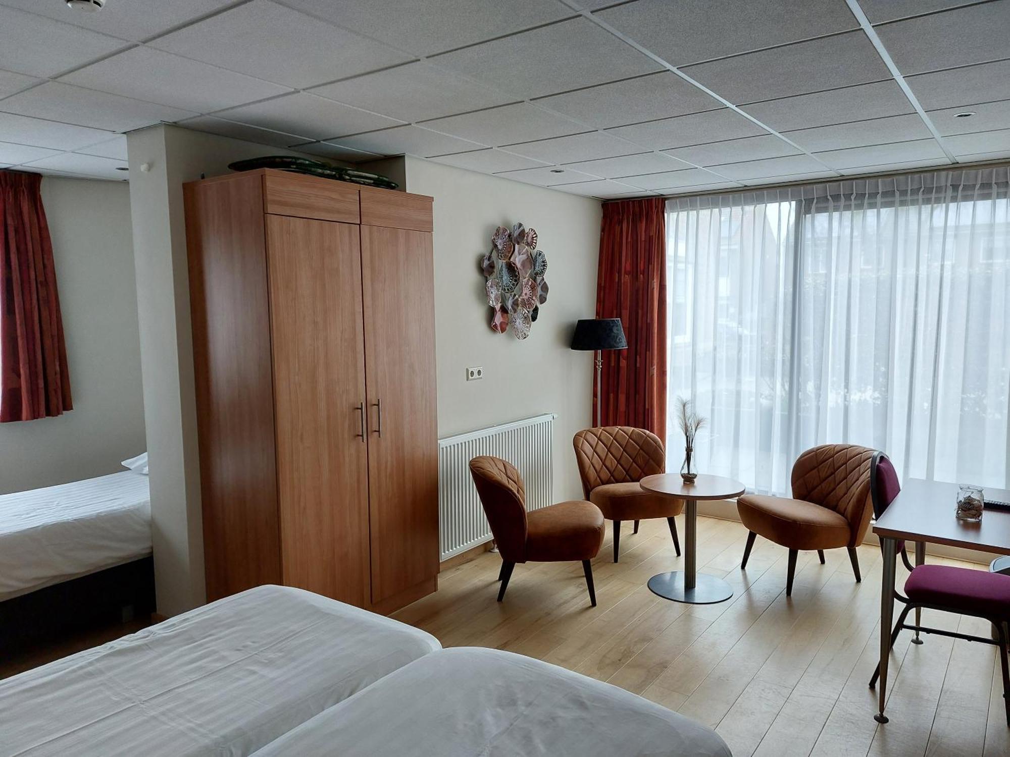 Hotel De Dennen Egmond aan Zee Zimmer foto
