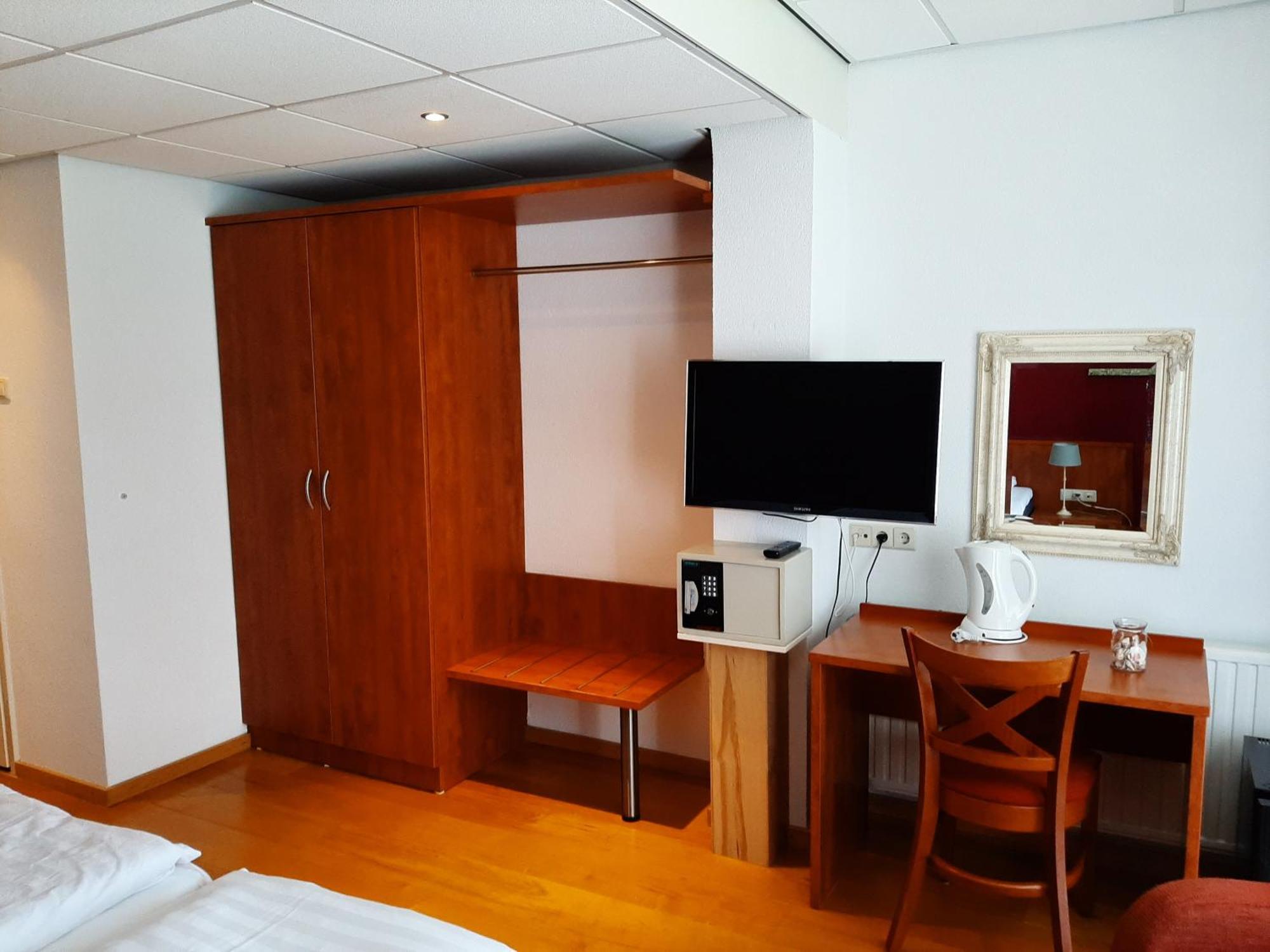 Hotel De Dennen Egmond aan Zee Zimmer foto